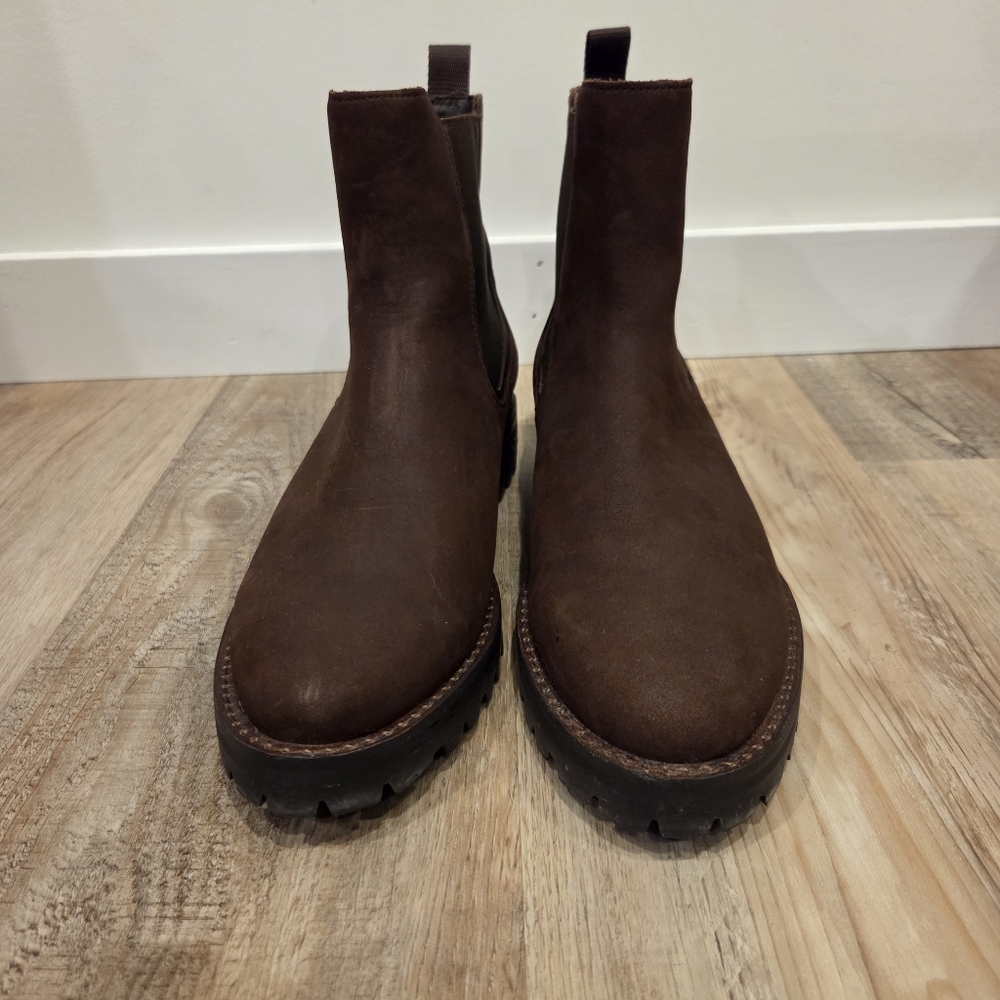 SOLD Thursday Legend Chelsea Boot Size 9